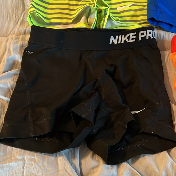 Nike Pro XS Spankies / athletic shorts in GREAT pre-loved condition. Lot of 9 - Picture 8 of 10